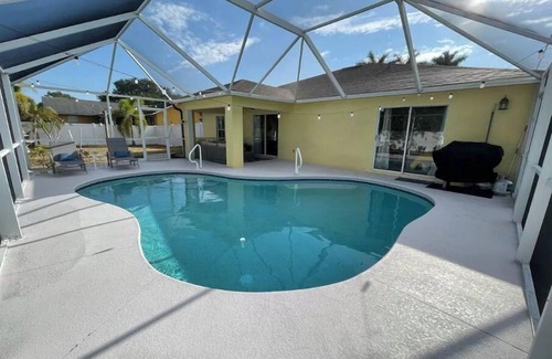 Fort Myers House | Entire home: Open & airy 2 bedroom home with pool