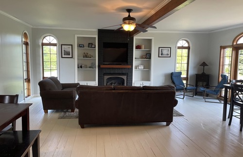 Ludington House | Entire Home,Quiet & Spacious with Swimming Pool, 9 minutes from Lake Michigan