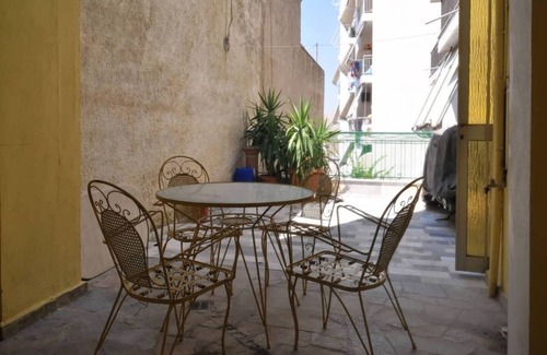 Keratsinion House | Entire House, Garage, at Amfiali near Piraeus Port