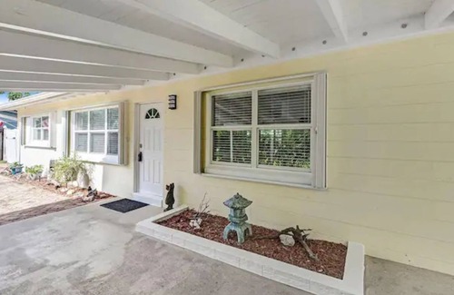 Cocoa Isles House | Entire House in Beautiful Cocoa Beach Area!