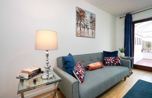 Cherry Hinton House | Entire House in Cambridge - 2 Car Parking Spaces