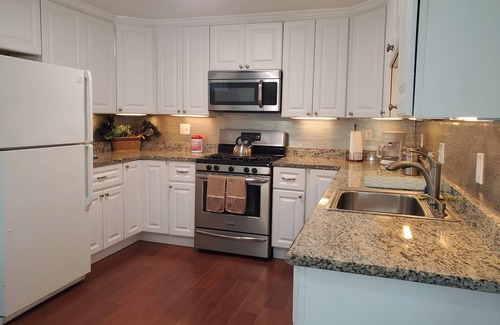 Long Branch House | Entire house in Long Branch near the beach
