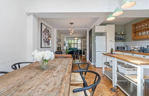 Wimbledon Park House | Entire House sleeps 8 with free parking