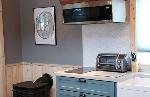 Seward House | Entire House Tiny Home: close to cruise ship terminal and downtown Seward