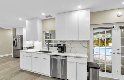 Boca Raton House | Entire House Villa Boca 4 Bedroom, 3 Bathroom W/Pool and Grill