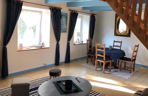 Pommerit-Jaudy House | Entire house with garden in the Côtes d'Armor