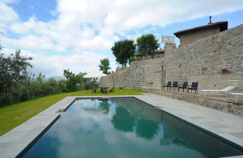 Pietrapiana House | Entire house with all 6 rooms. 1 fourbedded, 1 triplebedded, 4 doublerooms, all with private bath.