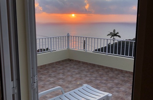 Faial House | Entire house with astonishing mountain and ocean view.