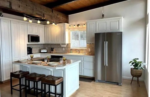 Clear Lake House | Entire Lake Front home on Beautiful Clearlake with Private Dock! See Pics!