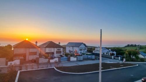 Wicklow House | Entire Modern Home with seaview and parking
