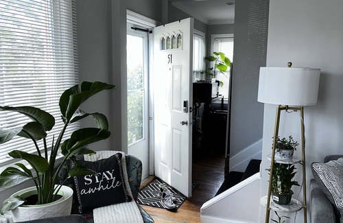 Uniondale House | Entire n2 BedRoom Duplex home walk to Hofstra University and Nassau Coliseum