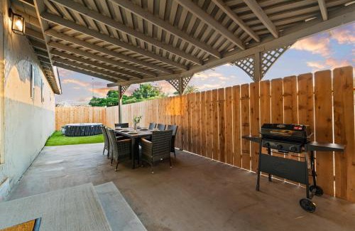 El Cajon House | Entire Private 4-BR House, w Hot Tub, King Bed, 80 TV, Gated Yard, Ranch Style, Available Now