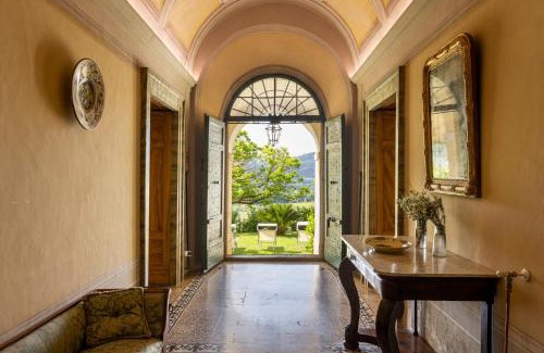 Colli del Tronto House | Entire Private Floor in an 1800s Frescoed Villa with Historic Park - Villa Mastrangelo