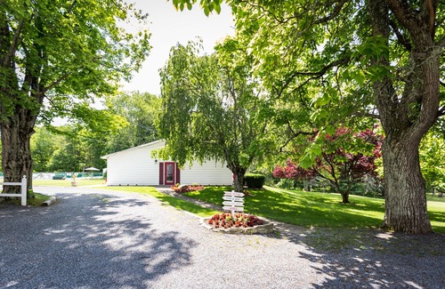 East Stroudsburg House | ENTIRE PRIVATE B&B SLEEPS 23 IN POCONO MOUNTAINS PA