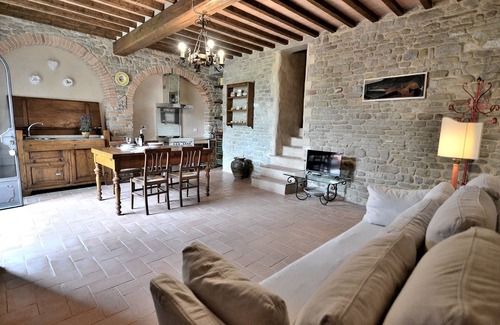 Vicchio Villa | Entire private villa with swimming pool near Florence