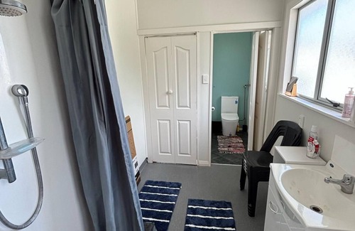 Palmerston North House | Entire Property 5 minutes to CitynPerfect for Staff, Families and Groups.n