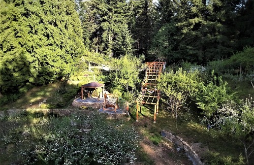 Salt Spring Island House | Entire room. Ocean,mountain view, hot tub,garden,deck,next to Mount Maxwell park