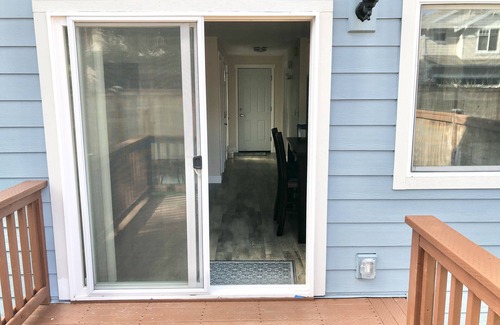 Kirkland House | Entire Semi-Detached Kirkland Townhome