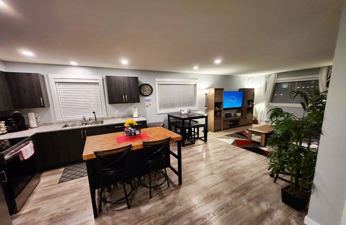 Regional District of Nanaimo House | Entire Suite with full kitchen and complimentary streaming service.