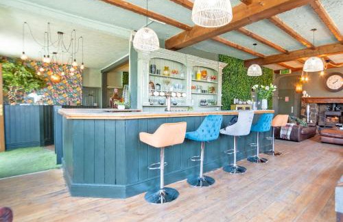 Coelbren House | Entire Venue with Accommodation Sleeps up to 19 - Waterfall Country Escape Wales