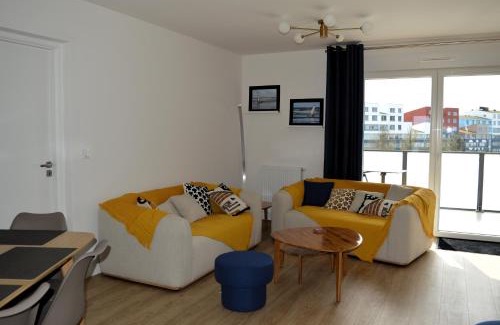 Courseulles-sur-Mer Apartment | Entre Plage et Ports, Le 49 - avec balcon 4 étoiles