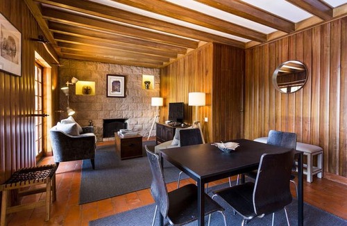 Malveira da Serra Villa | Entre Rochas Pool House by The Getaway Collection