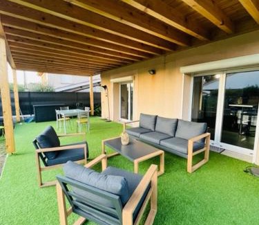 Saint-Symphorien-d'Ozon Apartment | Entre Vienne et Lyon appartement en rez-de-jardin