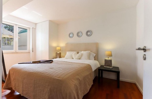 Falca Apartment | Entrecampos Terrace by Homing