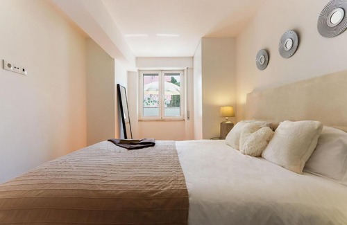 Falca Apartment | Entrecampos Terrace by Homing