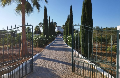 Albufeira House | Entrecolinas by Interhome