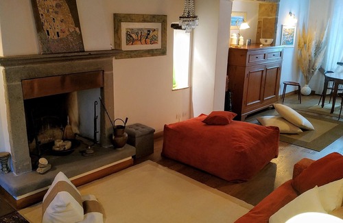 Pitigliano Apartment | Environment for relaxation, ideal for nature-loving couples.