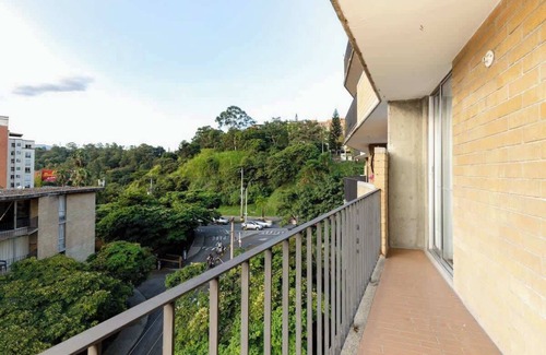 San Diego Apartment | |EP| Cozy Apt in El Poblado w/Balcony, Pool