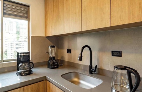 Los Naranjos Apartment | |EP| Spacious 2BR Apt Near Tesoro Mall, ACs,Gym