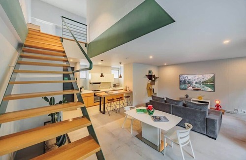 Las Lomas I Apartment | |EP| Vibrant Apt in Provenza w/Jacuzzi,AC,Balcony