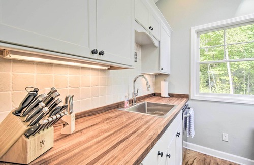 Ephraim Cottage | Ephraim Home w/Yard - Walk to Lake Michigan!