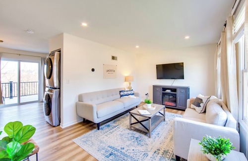 Ephrata House | Ephrata Rental Townhome w/ Balcony!