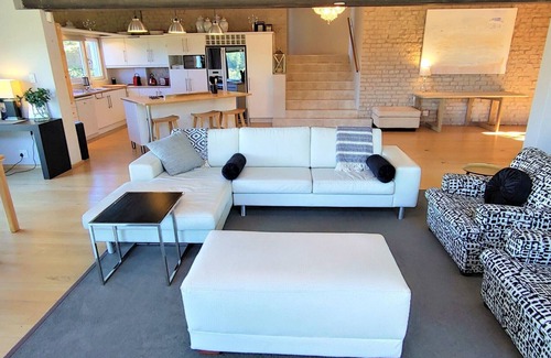 Hout Bay House | Epic 3BR, views, braai, pool, WiFi with backup