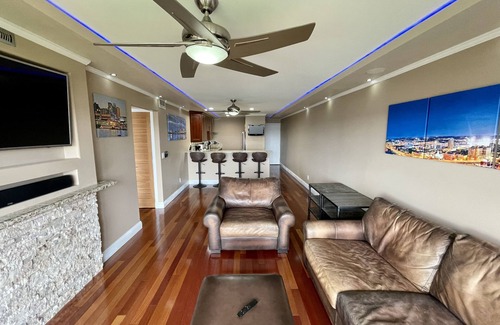 Covington Condo | Epic Cincinnati Views ★ Starry LED Deck in Covington, Devou Park Hilltop Retreat