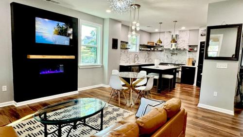 Covington Mill House | Epic Retreat at Mystic Falls 5 Bedrooms 3 Baths
