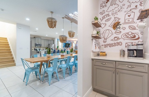 West Kissimmee House | Epic Themes | Pool/Hot Tub | Theater & Game Room