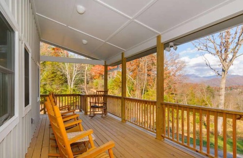 Asheville House | Epic Views! Immaculate Modern Cabin Just 10 Min. From Downtown!