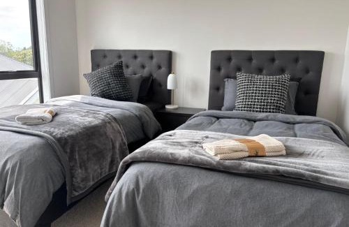 Epsom House | Epsom Tidy House Unit 5