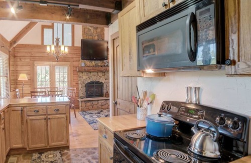Rutherfordton Cabin | Equestrian Log Cabin. Beautiful interior and pet friendly!