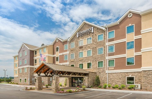 Canton Condo | Equipped King Suite | Free Daily Breakfast, Shared Hot Tub + Pool