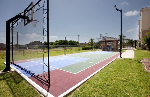 Brownsville Condo | Equipped Suite | Free Daily Breakfast, Pool + Business Center