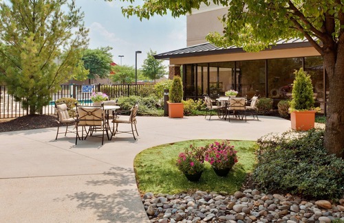 Allentown Condo | Equipped Suite Near ABE with FREE 24h Airport Shuttle | Shared Hot Tub Access