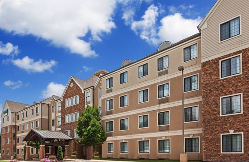 Round Rock West Condo | Equipped Suite with FREE Buffet Breakfast, Gym Access + Air-Conditioning
