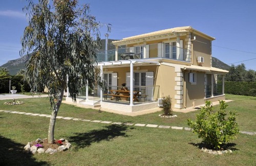 Dafnata House | ERATO-EXCLUSIVE