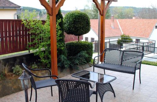 Bukkszek Apartment | Erdőszéli Házikó Vendégház