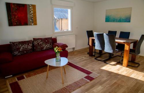 Baden-Baden Apartment | Erholung an den Wasserfällen - Ferienwohnung in Baden-Baden - Stilvolles Apartment mit Terrasse, Parkplatz & ruhiger Lage